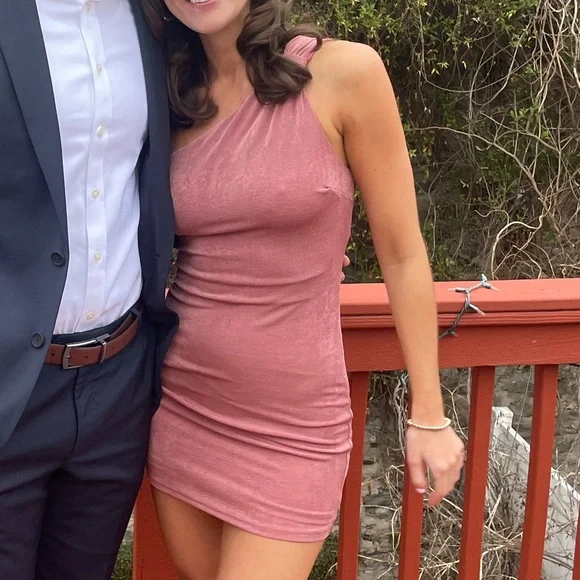 Elegant Pink One-Shoulder Dress - Picture 1 of 4